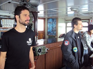 George Guimarães intrega a tripulação do navio Steve Irwin da Sea Shepherd em missão na Antártida!
